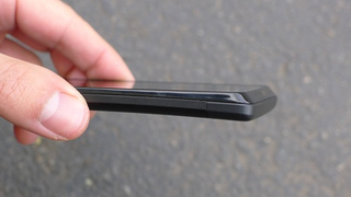 Illustration for article titled Sony Xperia TL Review: A Gorgeous Idiot